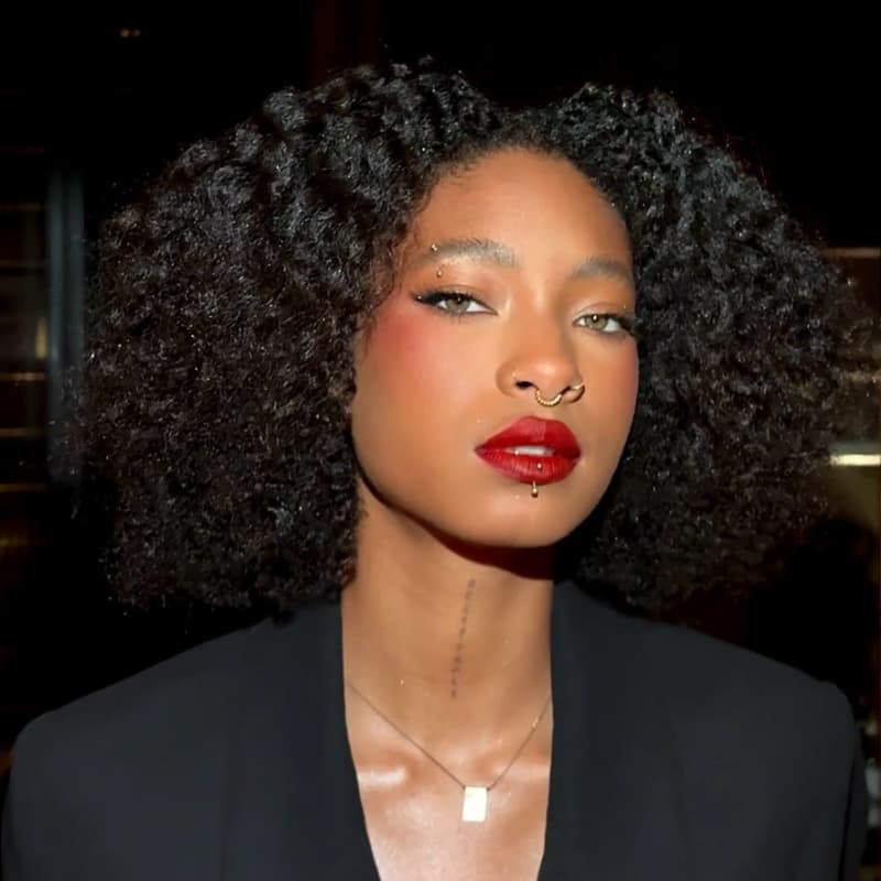 Pelucas de cabello humano Remy con encaje frontal de 13x4 y rizos sueltos de densidad 250-300 de SWAY 